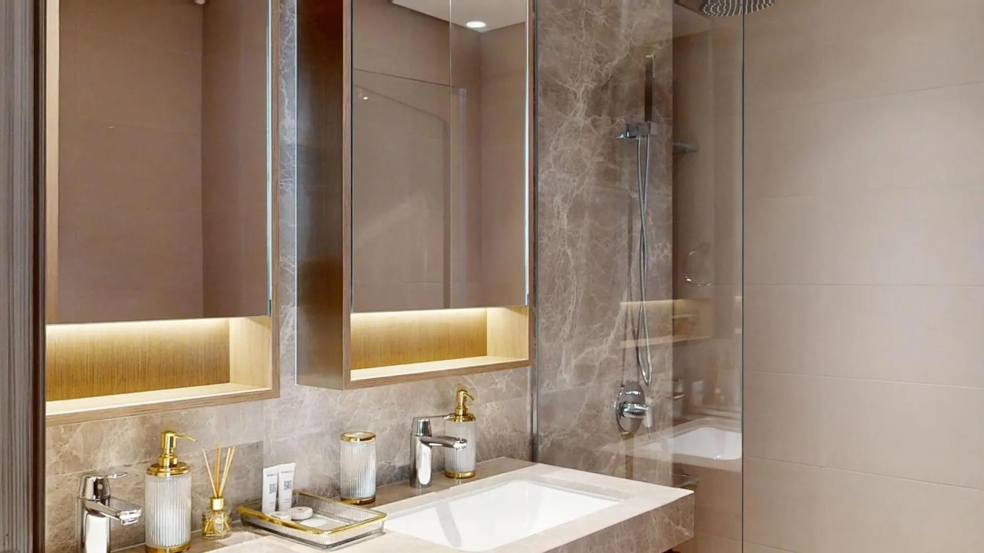 Primestay - Vibrant 2Br In Grand Bleu - Emaar Beachfront Dubai Apartment